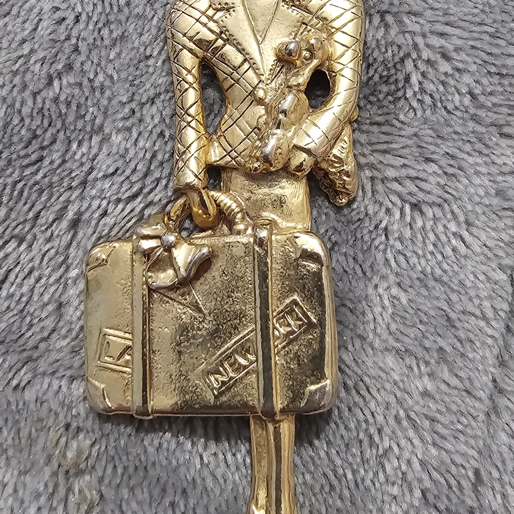 Gold Tone Fashion Brooch